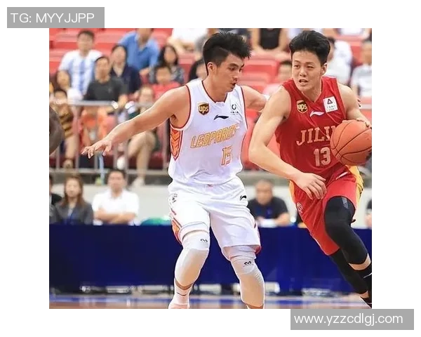 深圳篮球队的默契配合揭秘:从战术到团队精神的深度剖析